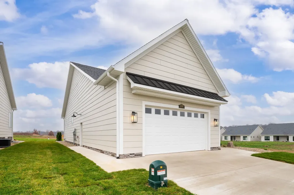 2560 Noellyn Drive Oronoko Charter Township MI 49103