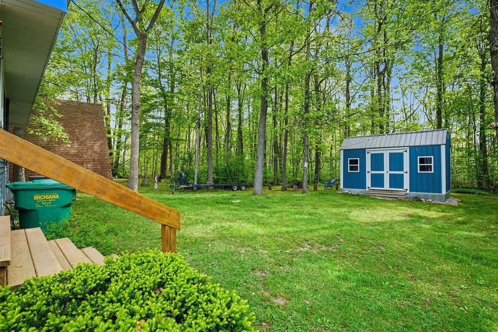 50085 E Lake Shore Drive Silver Creek Township MI 49047