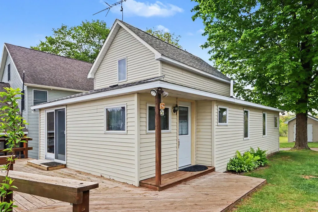 51624 Fish Lake Drive Marcellus Township MI 49067