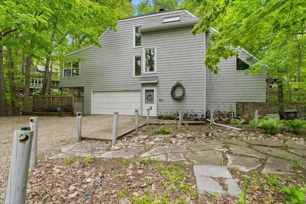 604 Pine Lane Chikaming Township MI 49125