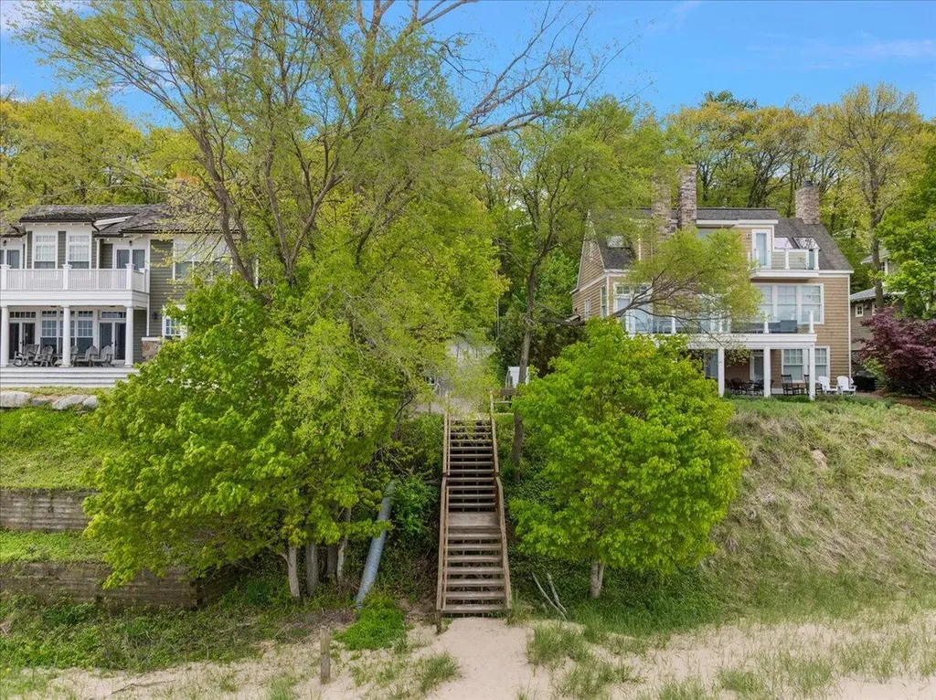 604 Pine Lane Chikaming Township MI 49125