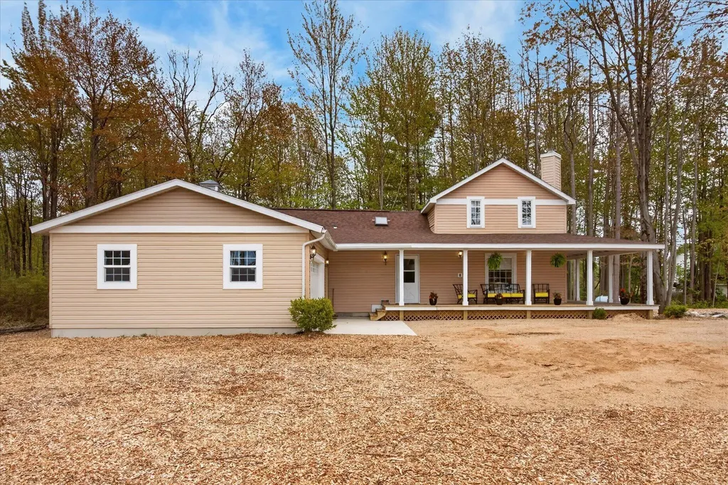 6811 116th Avenue Ganges Township MI 49408