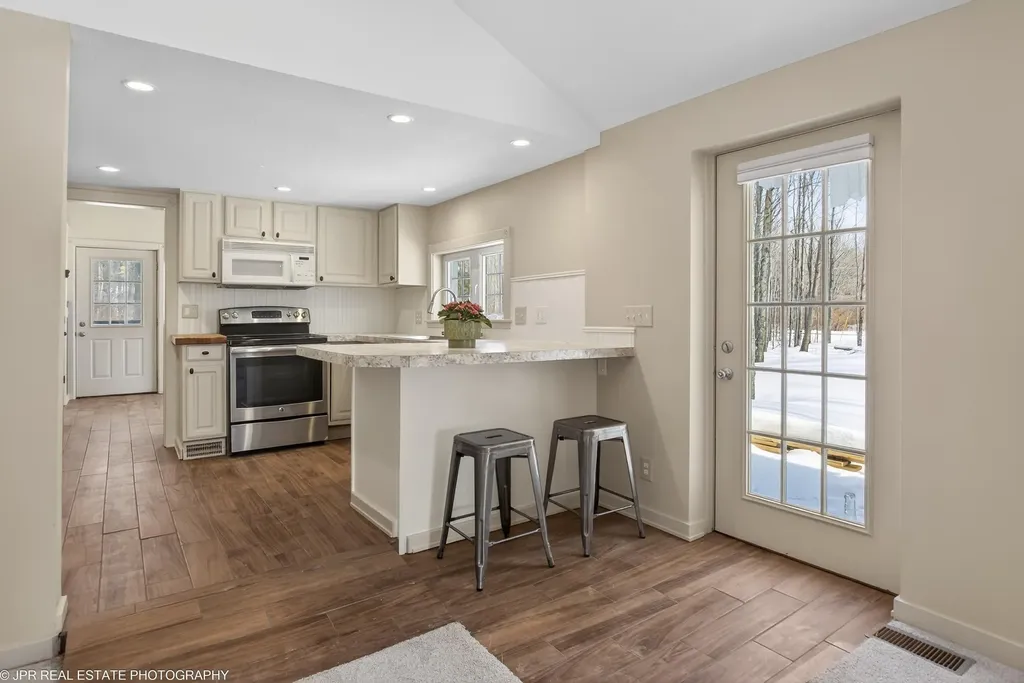 6811 116th Avenue Ganges Township MI 49408
