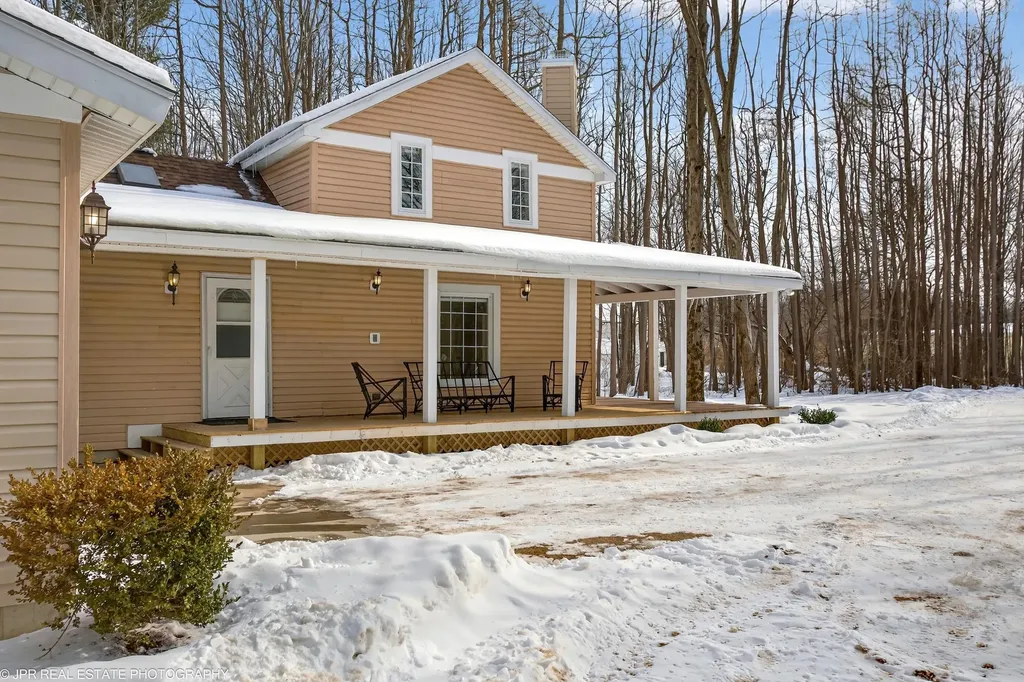 6811 116th Avenue Ganges Township MI 49408