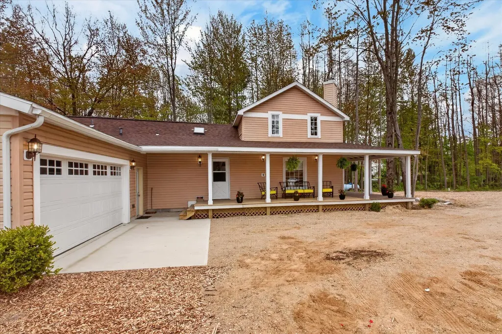 6811 116th Avenue Ganges Township MI 49408