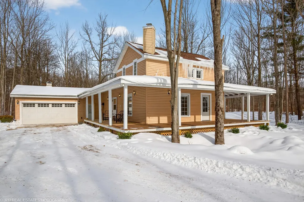 6811 116th Avenue Ganges Township MI 49408