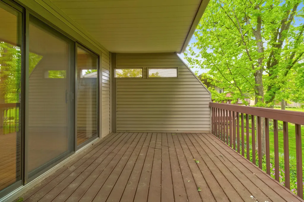 643 Crestview Street Holland City MI 49423