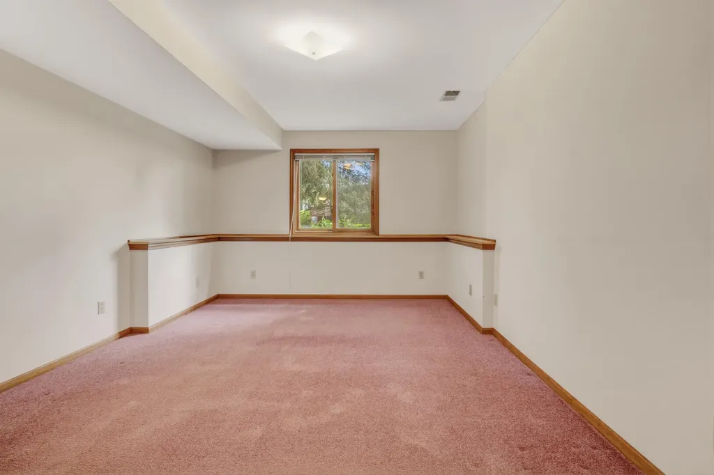 643 Crestview Street Holland City MI 49423