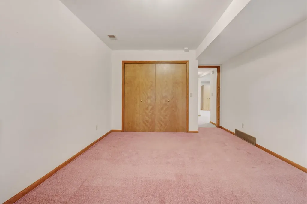 643 Crestview Street Holland City MI 49423