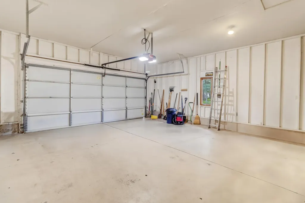 643 Crestview Street Holland City MI 49423