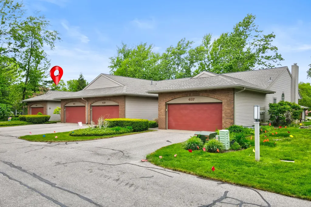 643 Crestview Street Holland City MI 49423