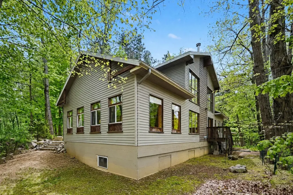 10953 Red Bud Trail Oronoko Charter Township MI 49103