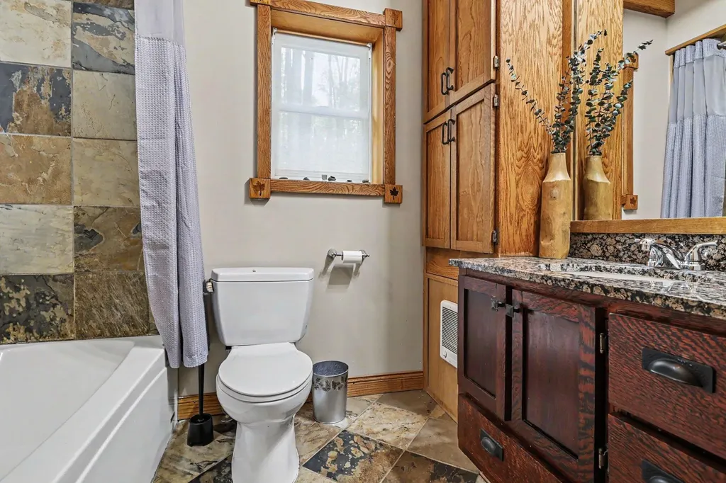 10953 Red Bud Trail Oronoko Charter Township MI 49103