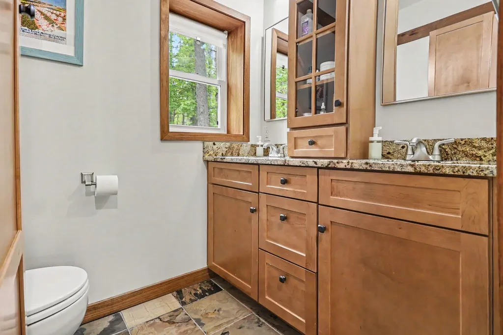 10953 Red Bud Trail Oronoko Charter Township MI 49103