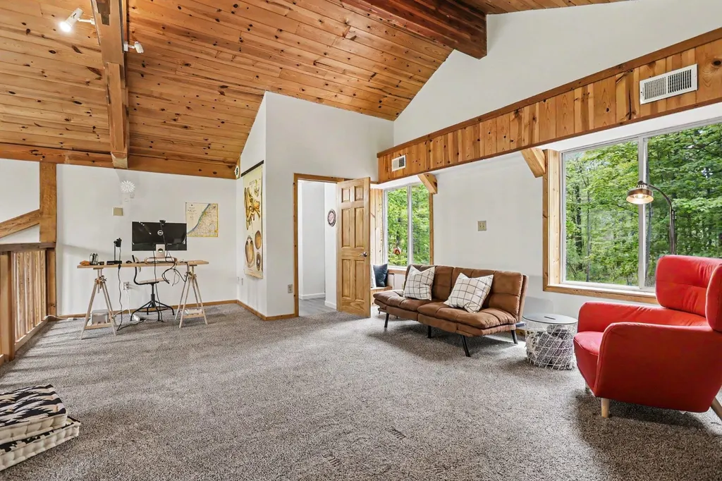 10953 Red Bud Trail Oronoko Charter Township MI 49103