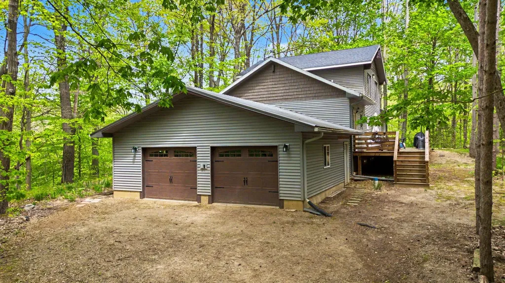 10953 Red Bud Trail Oronoko Charter Township MI 49103