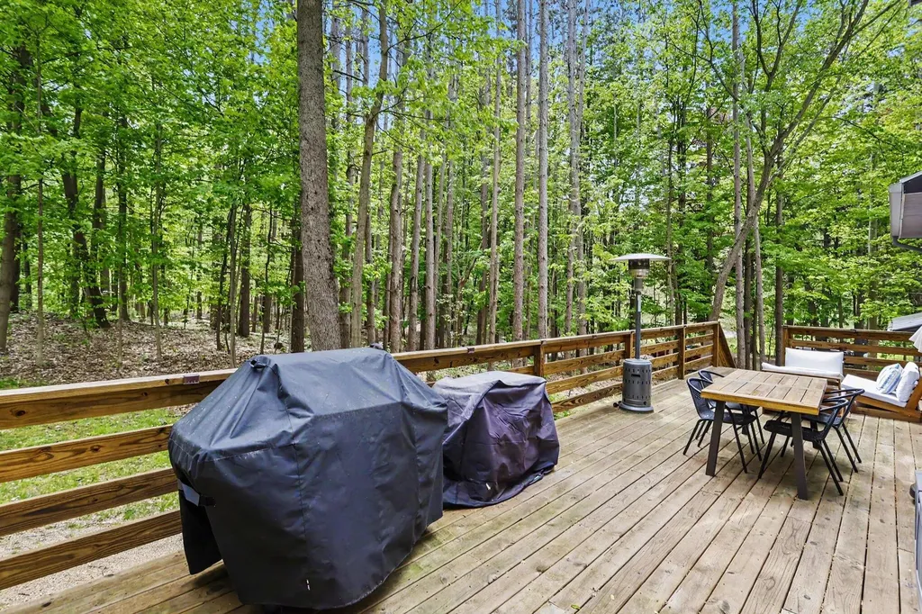 10953 Red Bud Trail Oronoko Charter Township MI 49103