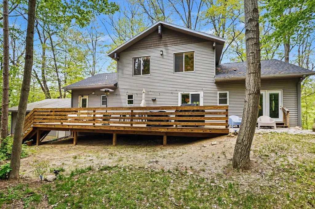 10953 Red Bud Trail Oronoko Charter Township MI 49103