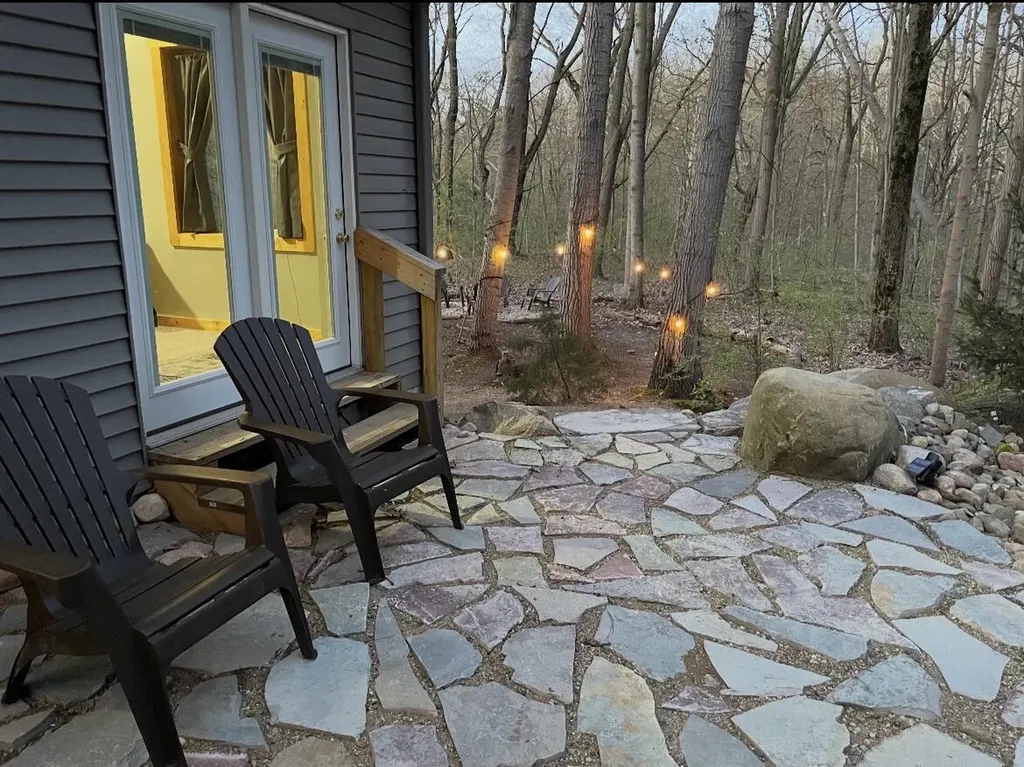 10953 Red Bud Trail Oronoko Charter Township MI 49103