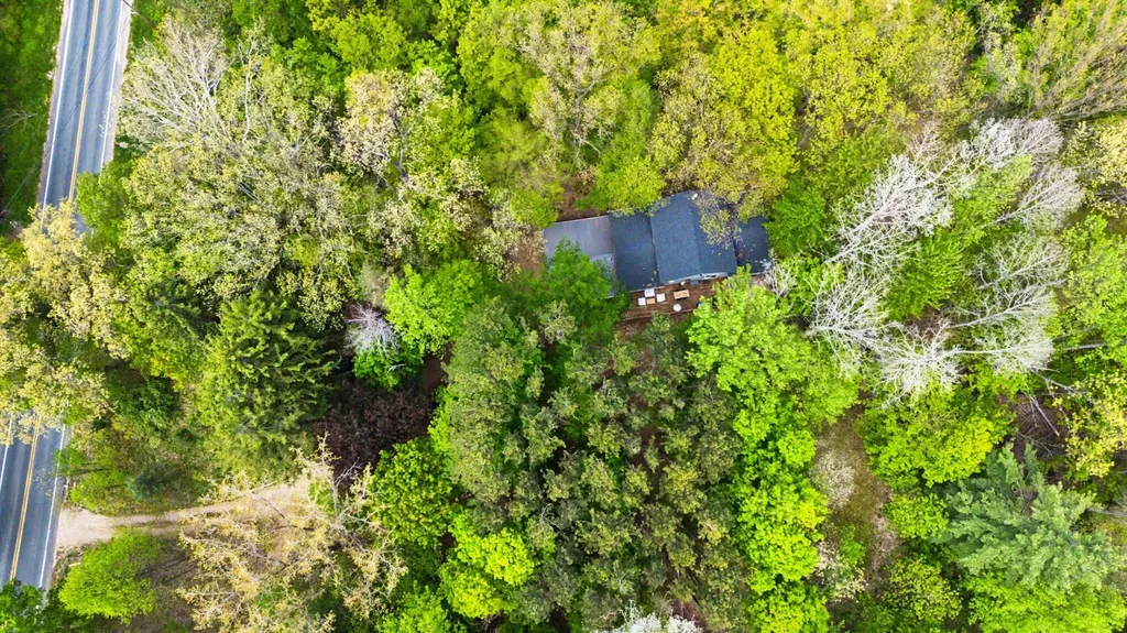 10953 Red Bud Trail Oronoko Charter Township MI 49103