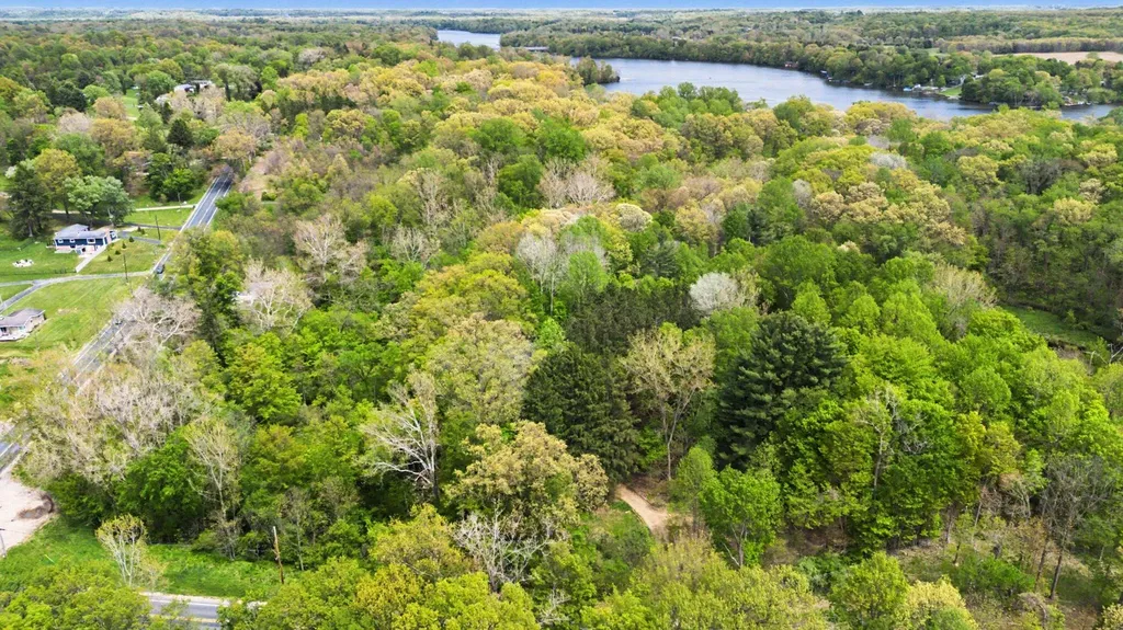 10953 Red Bud Trail Oronoko Charter Township MI 49103