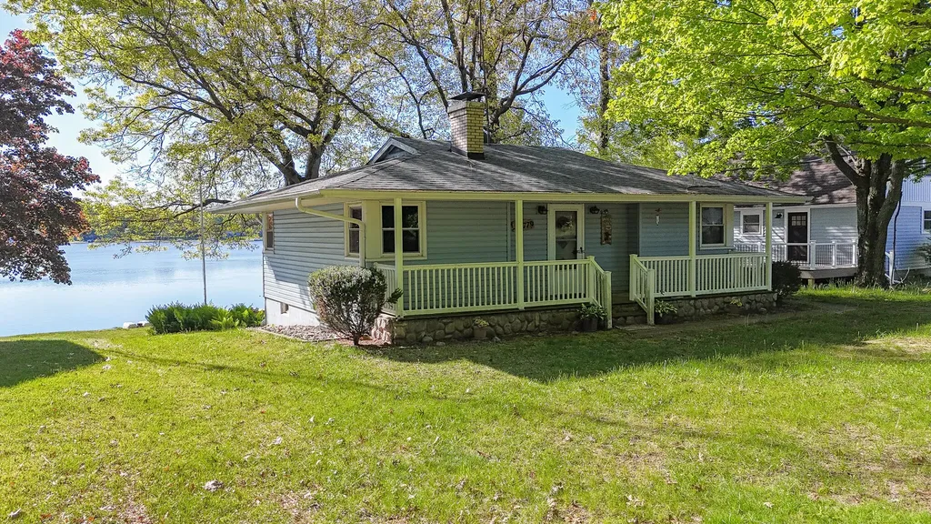 60779 W Oak Drive Keeler Township MI 49045