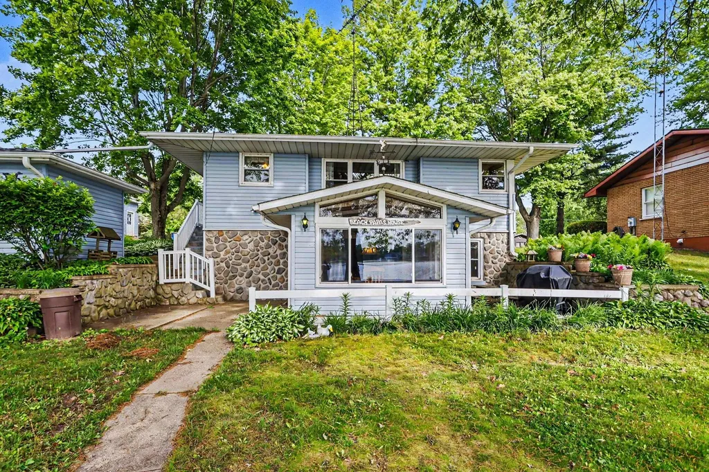 60779 W Oak Drive Keeler Township MI 49045