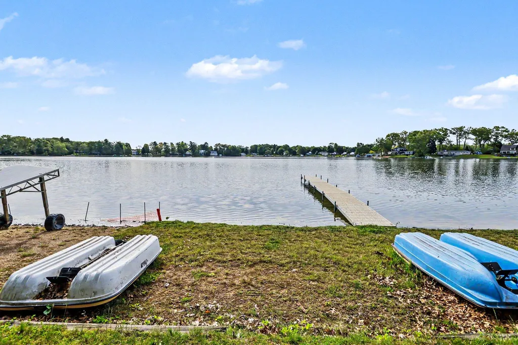 60779 W Oak Drive Keeler Township MI 49045