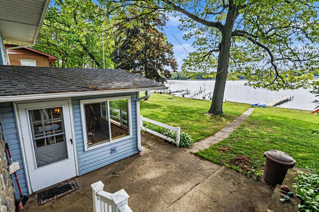 60779 W Oak Drive Keeler Township MI 49045