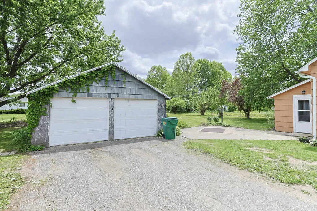 67013 M 62 Jefferson Township MI 49112