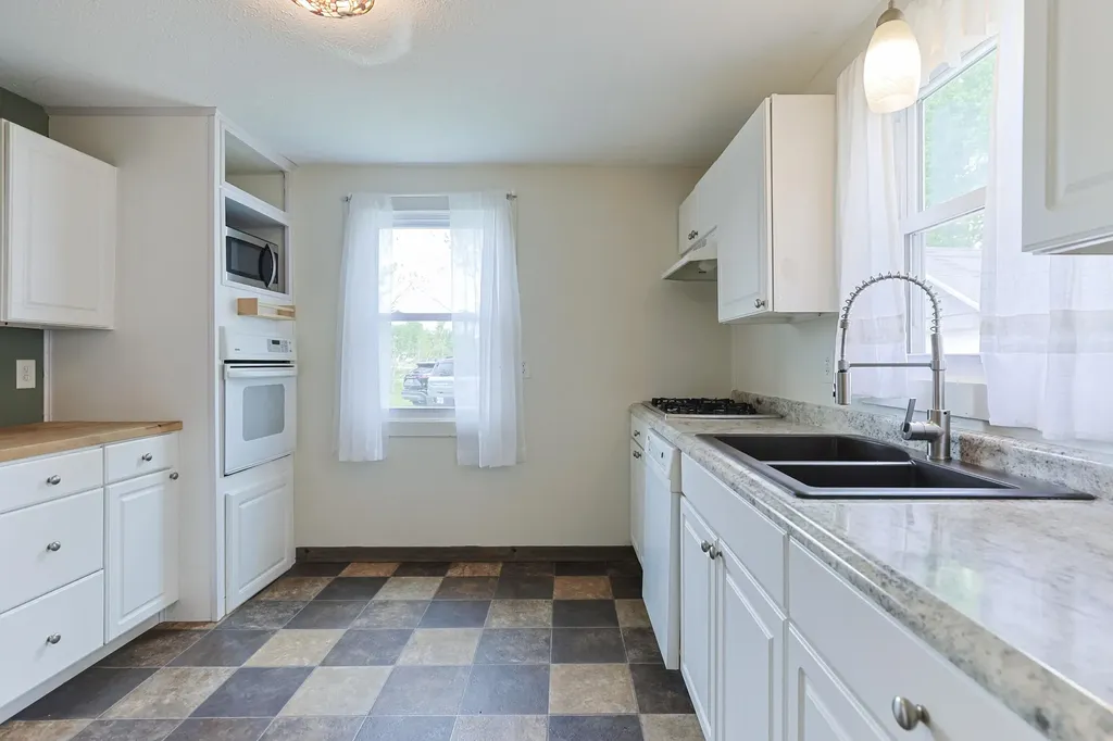 67013 M 62 Jefferson Township MI 49112