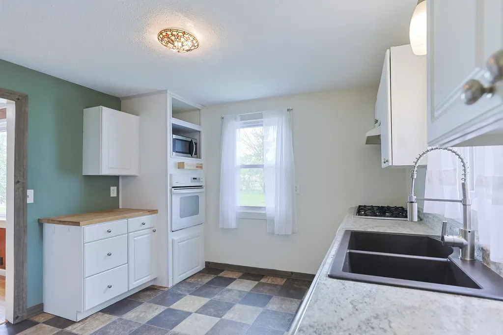 67013 M 62 Jefferson Township MI 49112
