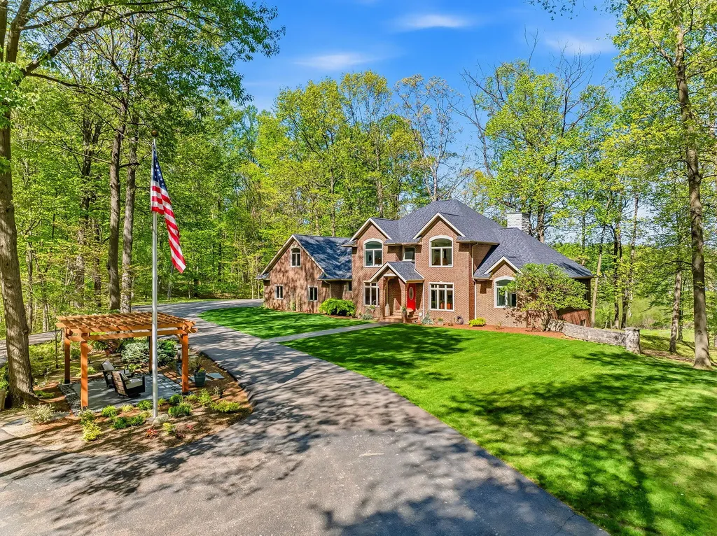 2099 E Clear Lake Road Buchanan Township MI 49107