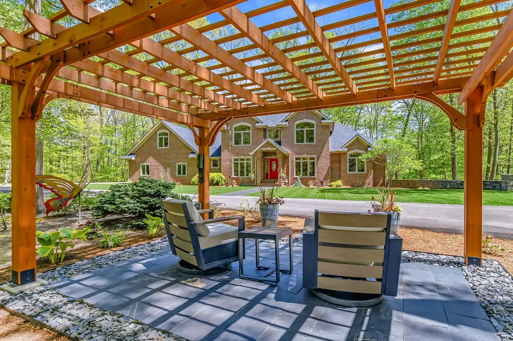2099 E Clear Lake Road Buchanan Township MI 49107