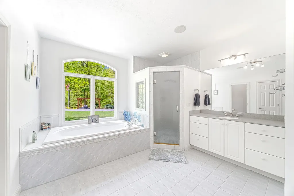 2099 E Clear Lake Road Buchanan Township MI 49107
