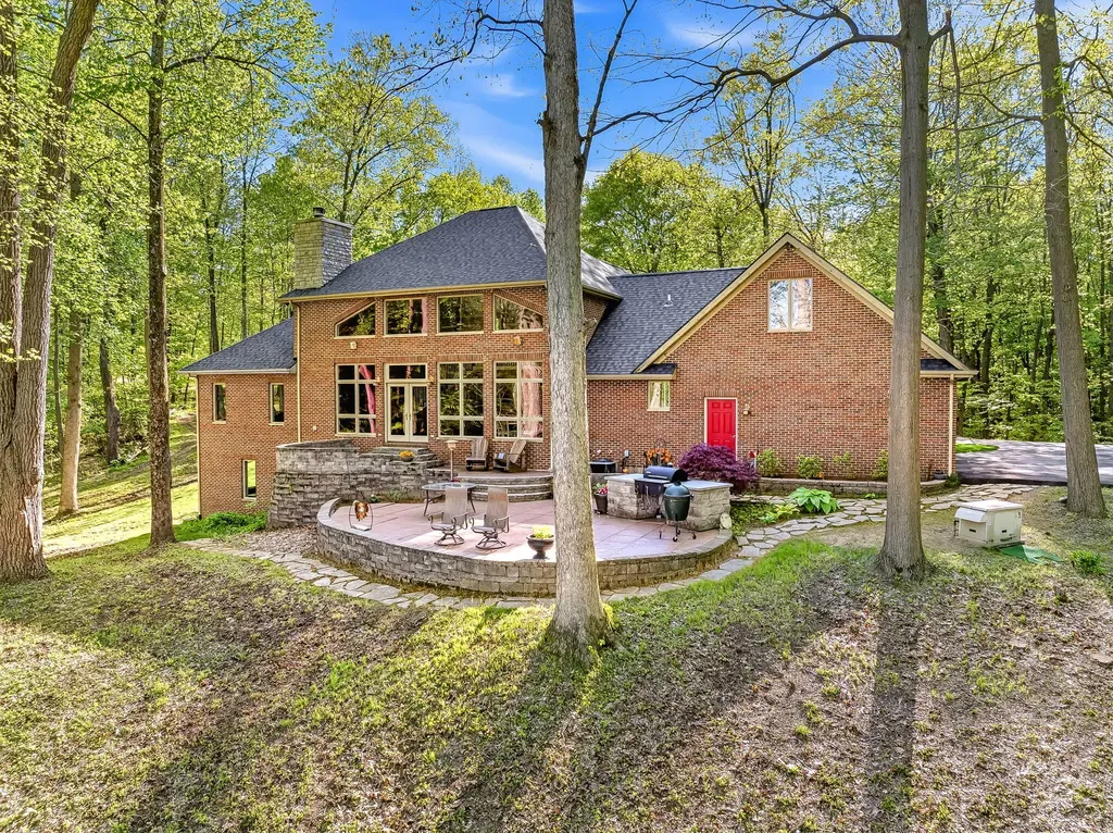 2099 E Clear Lake Road Buchanan Township MI 49107