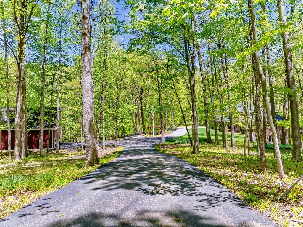 2099 E Clear Lake Road Buchanan Township MI 49107