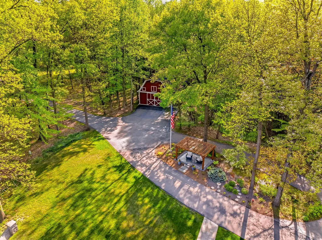 2099 E Clear Lake Road Buchanan Township MI 49107