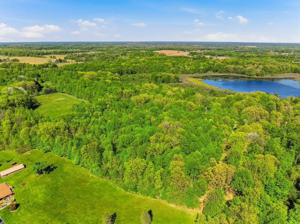 2099 E Clear Lake Road Buchanan Township MI 49107