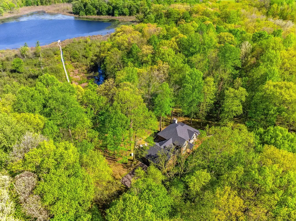 2099 E Clear Lake Road Buchanan Township MI 49107