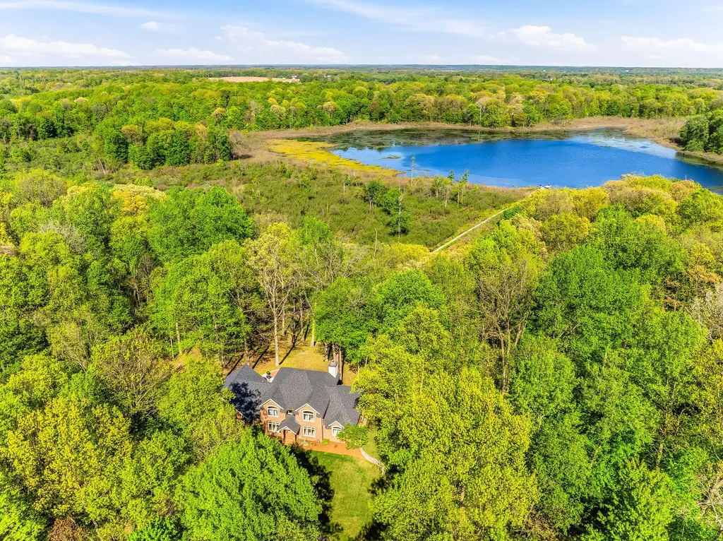 2099 E Clear Lake Road Buchanan Township MI 49107