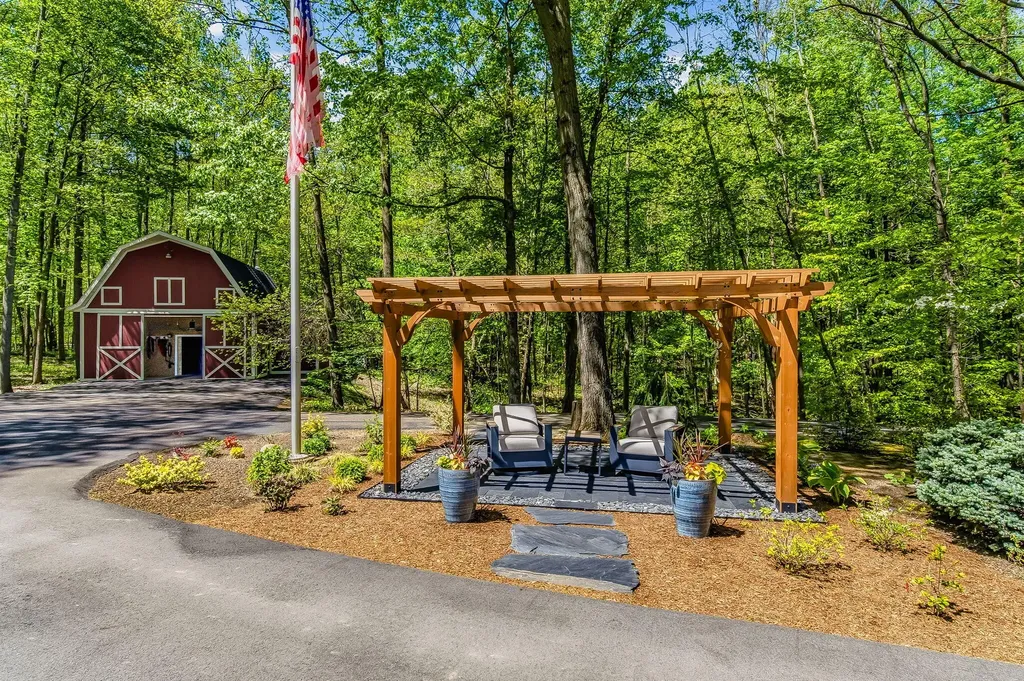 2099 E Clear Lake Road Buchanan Township MI 49107