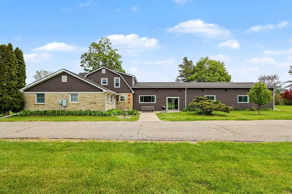 29561 E Red Arrow Highway Antwerp Township MI 49079