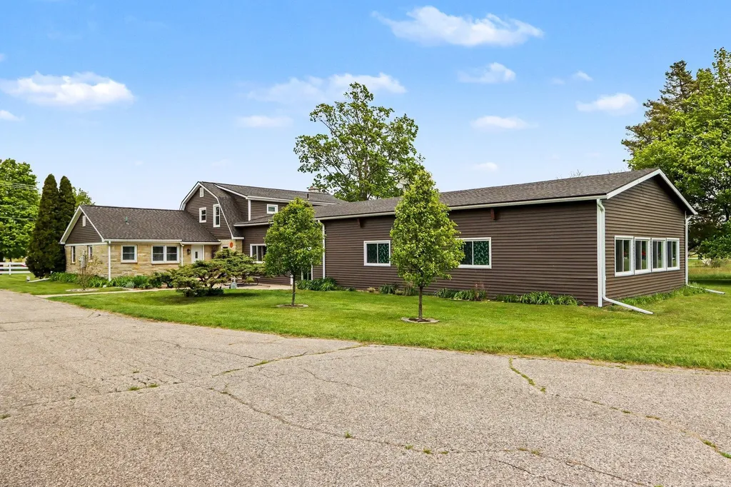 29561 E Red Arrow Highway Antwerp Township MI 49079