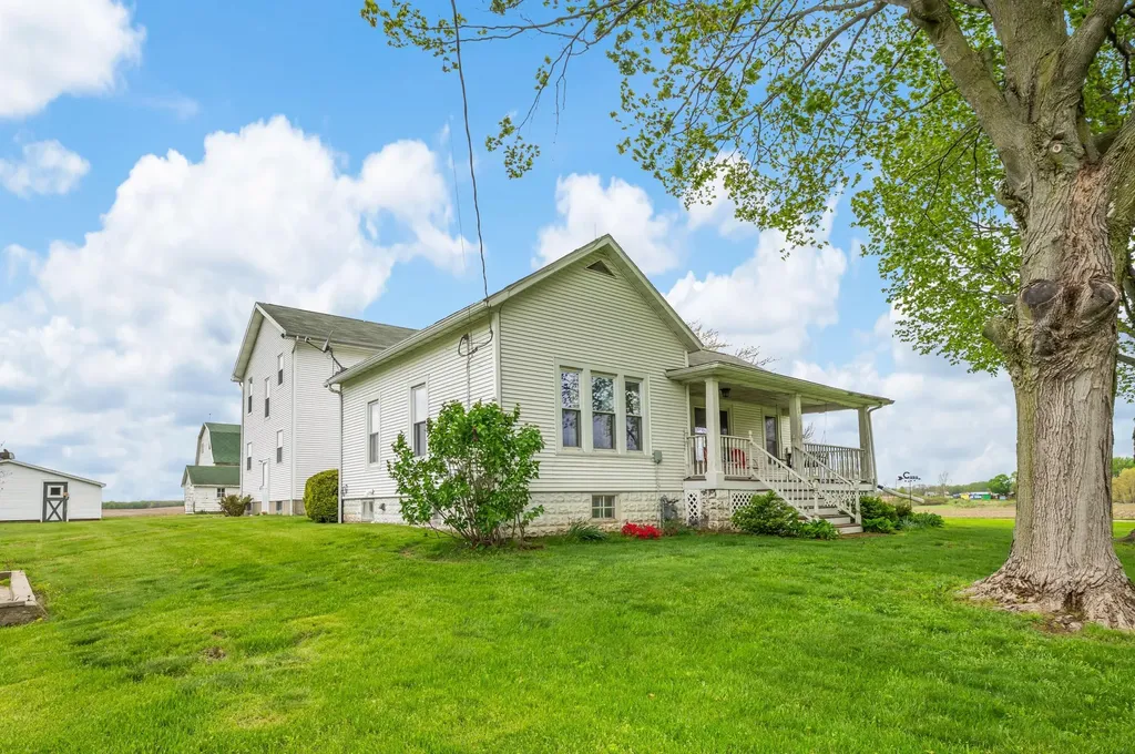 16686 Cleveland Avenue Weesaw Township MI 49113