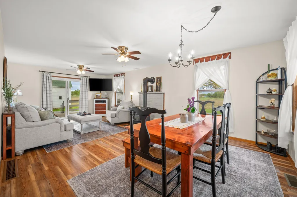 16686 Cleveland Avenue Weesaw Township MI 49113