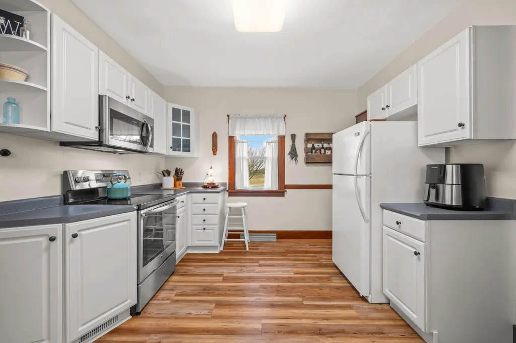 16686 Cleveland Avenue Weesaw Township MI 49113