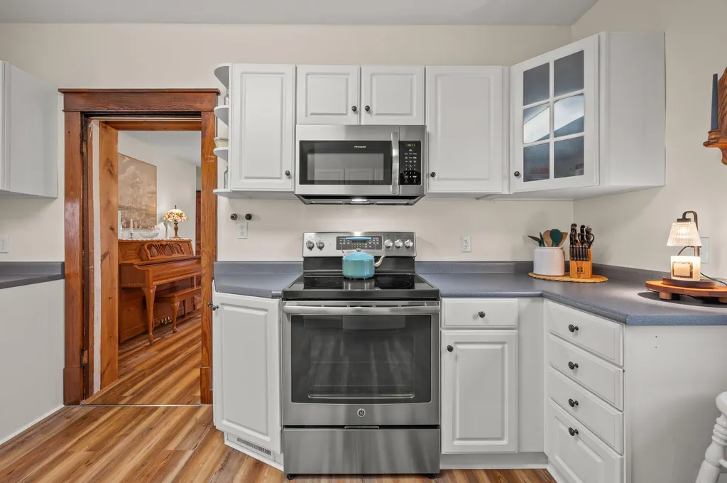 16686 Cleveland Avenue Weesaw Township MI 49113
