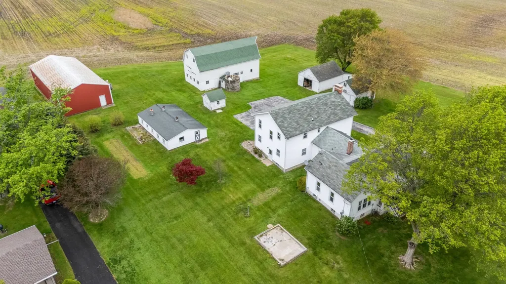 16686 Cleveland Avenue Weesaw Township MI 49113