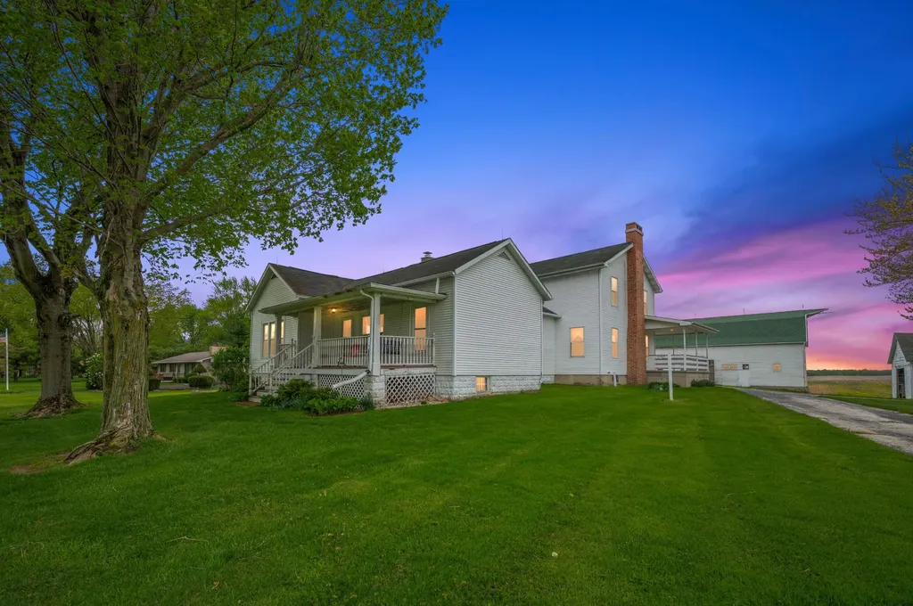 16686 Cleveland Avenue Weesaw Township MI 49113